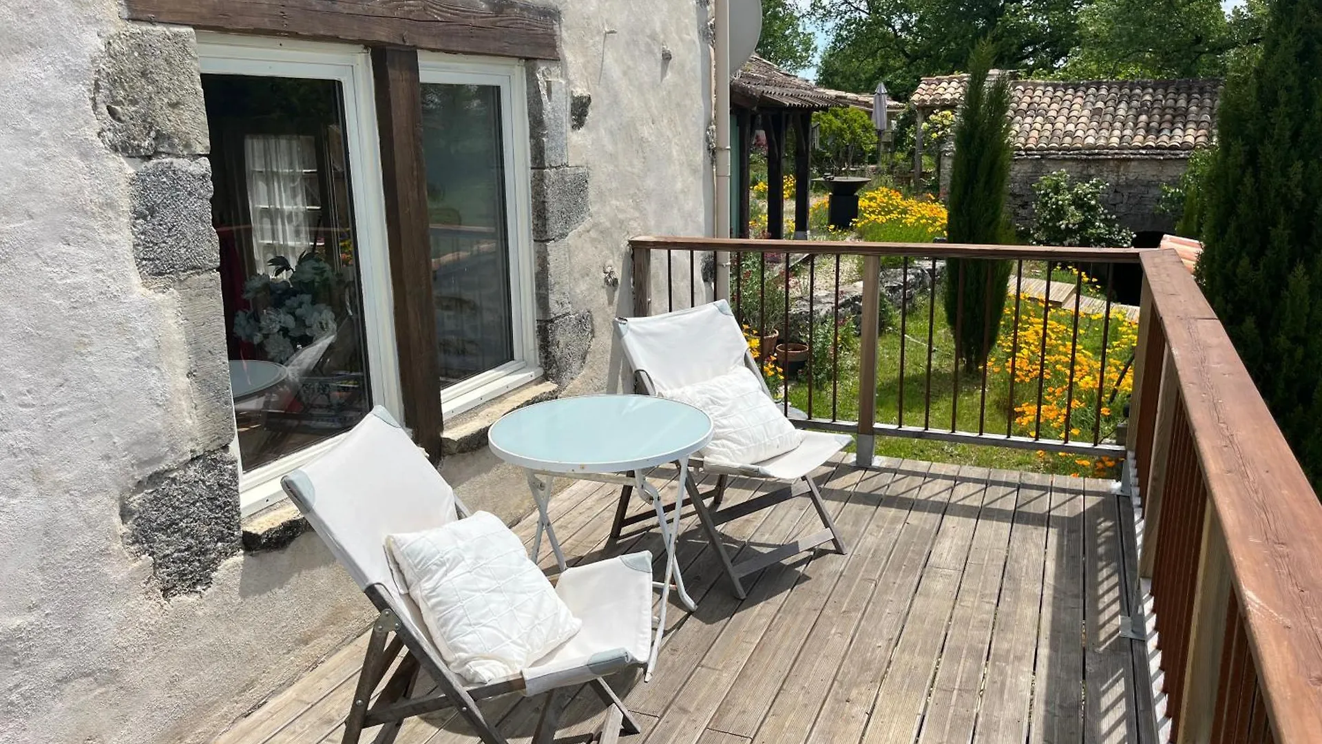 Hébergement de vacances Les Gîtes Pérard Caylus France